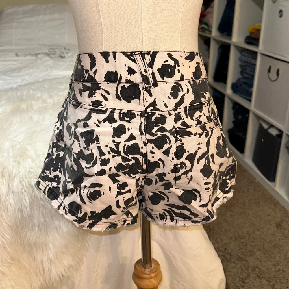 DC Shoes | Y2K Abstract Floral Rose Print Denim Mini Shorts Pink Black Size 29